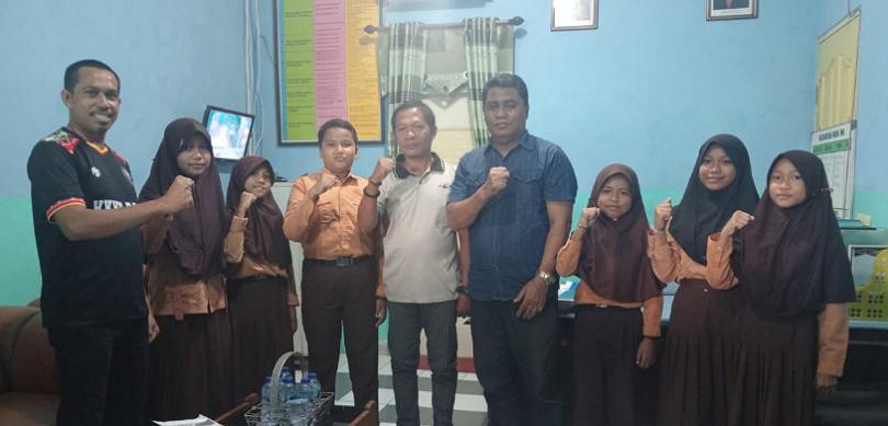 Kepsek SDN 5 Rabangodu Utara Dukung Siswanya Ikuti Kejuaraan Pencak Silat Bima Championship 2025