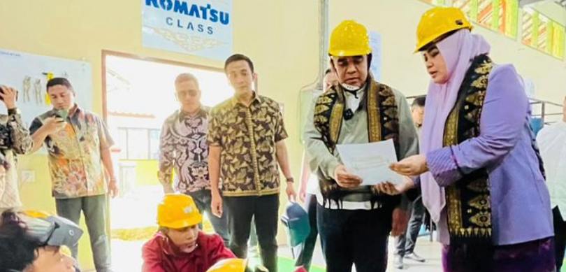 Wagub NTB dan Ketua MPR RI Kunjungi Kelas Komatsu Kerjasama SMKN 6 Mataram dengan Perusahaan Jepang