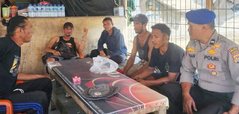 Sat Polairud Polresta Bima Kota Sambangi Masyarakat Pesisir Berikan Himbauan