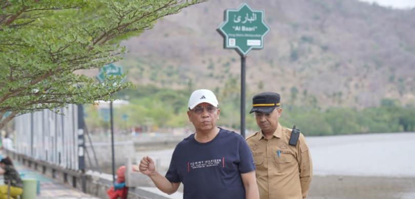 Wali Kota Bima Tinjau Taman Ama Hami, DLH Pasang Lampu Hias Asmaul Husna
