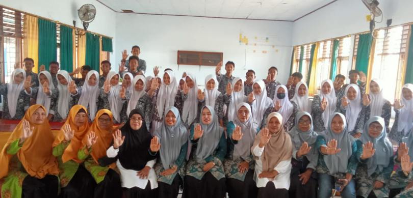 Selasa Menyapa, GOW Kabupaten Bima Gandeng Perwosi, Berikan Edukasi ke Sekolah